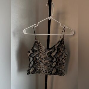 Vibe sportswear size small crop top